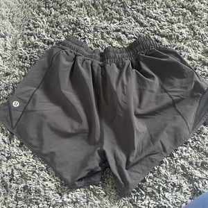 lululemon hotty hot short
